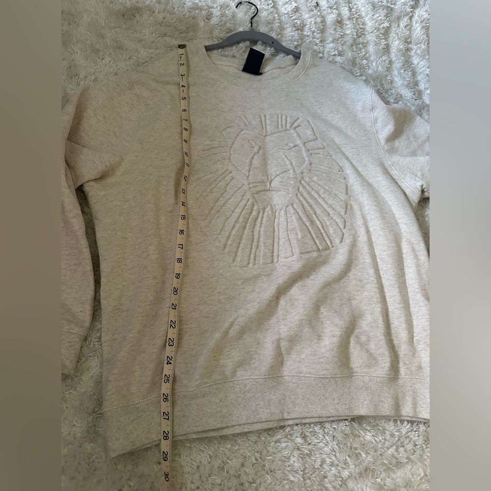 The Lion King Embossed Graphic Sweatshirt Oatmeal Heather Crewneck unisex sz XL - Picture 7 of 11